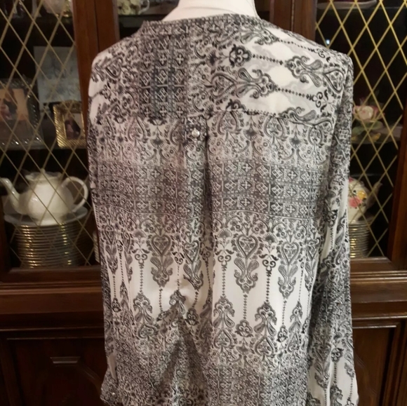 Paisley White and Black Top Size L - Picture 4 of 7